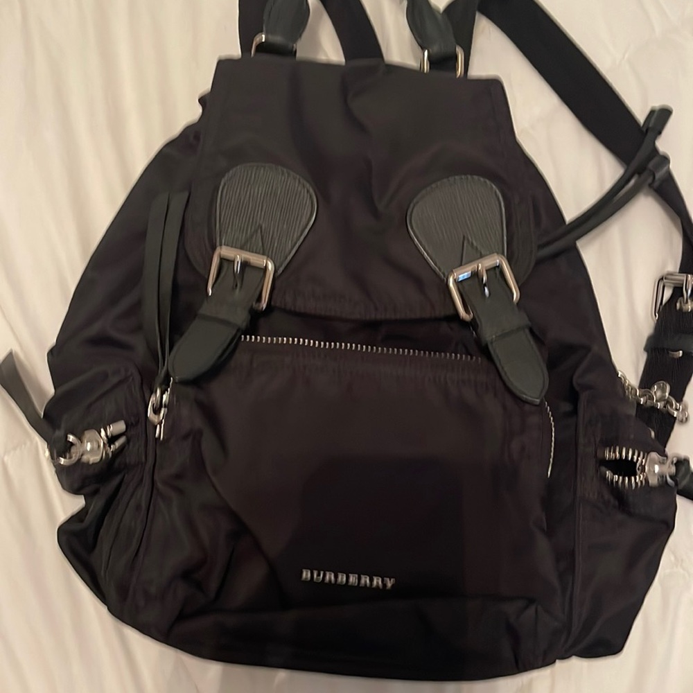 Burberry rudsack black with silver hardware